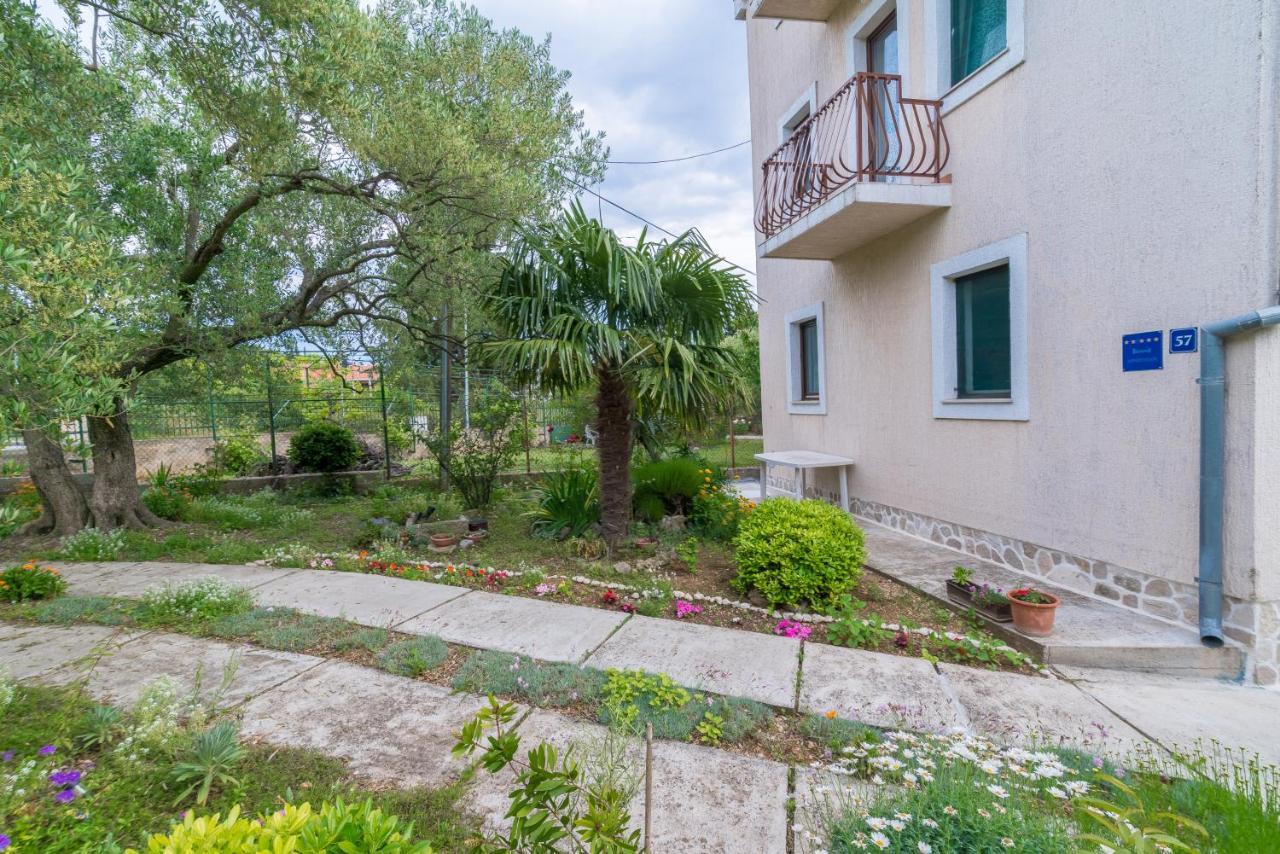 Apartments Bepina Biograd Na Moru Bagian luar foto