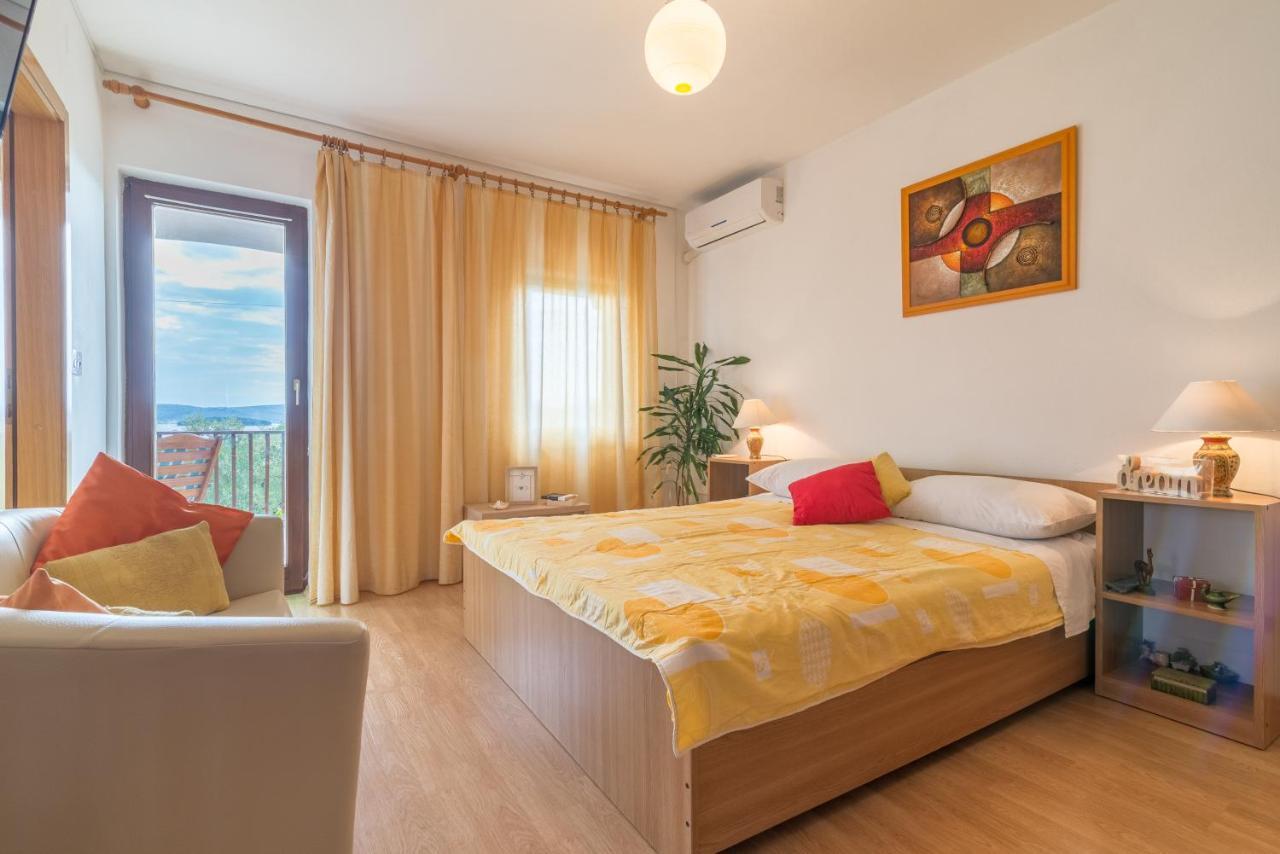 Apartments Bepina Biograd Na Moru Bagian luar foto