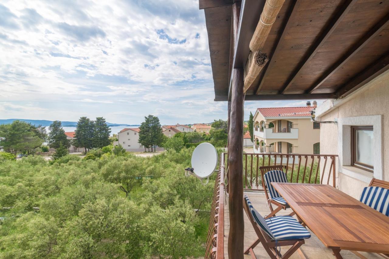 Apartments Bepina Biograd Na Moru Bagian luar foto